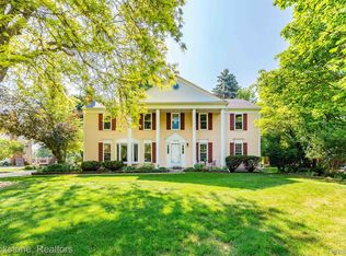 38040 W Meadowhill Dr, Northville, MI 48167
