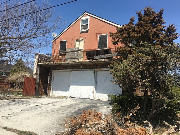 2nd image of 308 E 23rd St #House