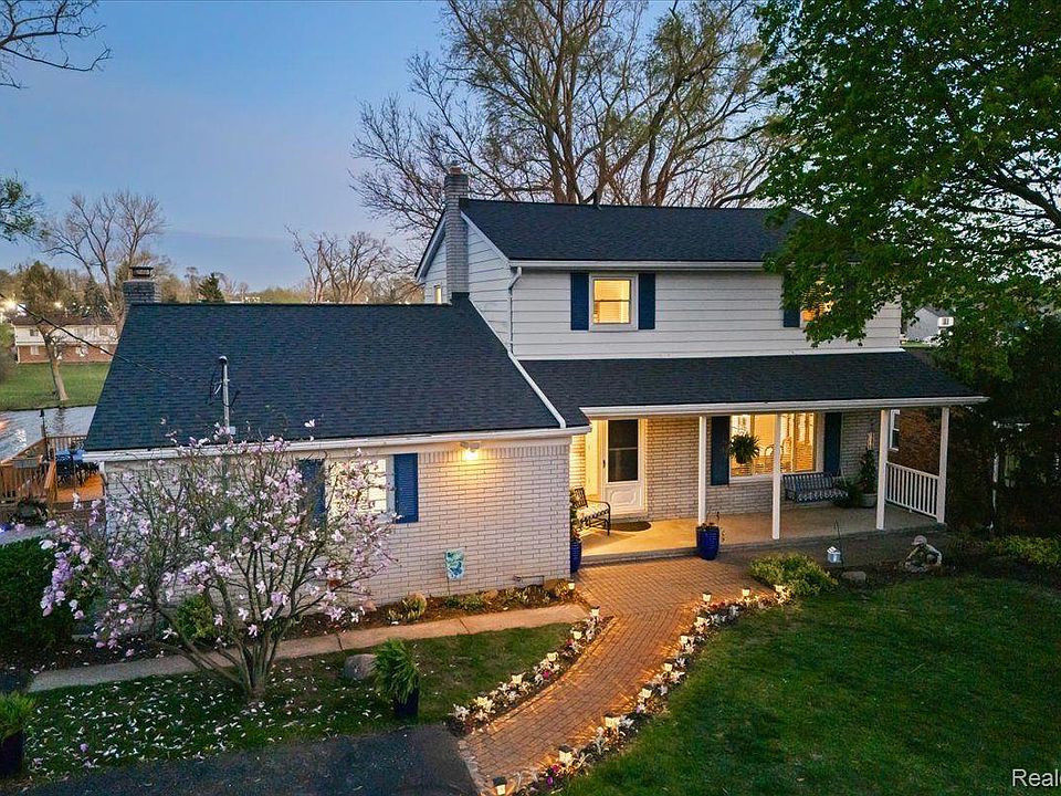 1425 Shankin Dr, photo 3