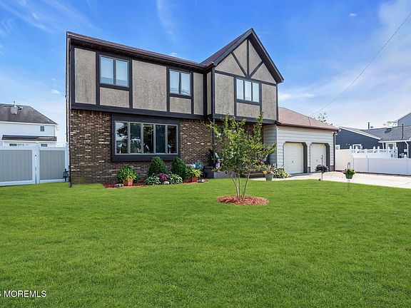 5th image of 3239 Meadow Street