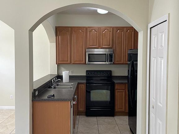 4th image of 16685 Cedar Crest Dr