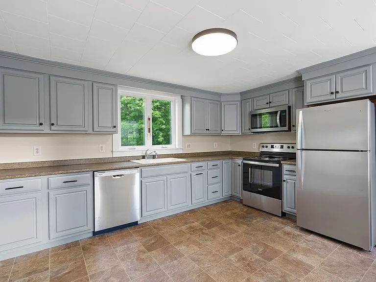 431 Northeast Rd #A — Photo 16