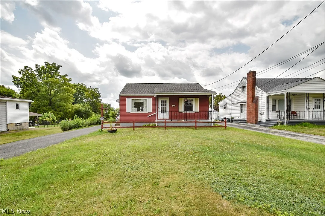 339 Porter Ave photo 1