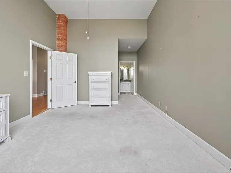 526 Plum St #402 — Photo 27