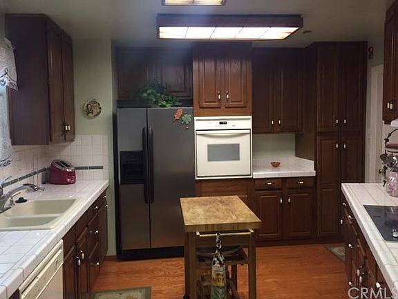 5th image of 15115 Woodside Dr