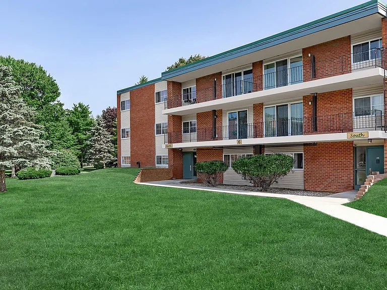 North Pointe Apartments — Photo 6