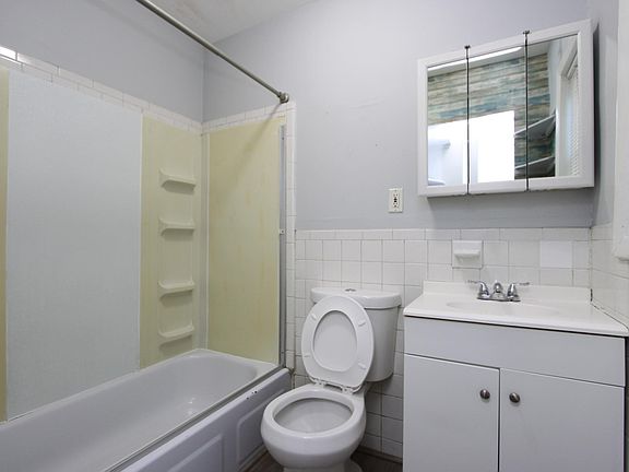 5th image of 60 Franklin St #B