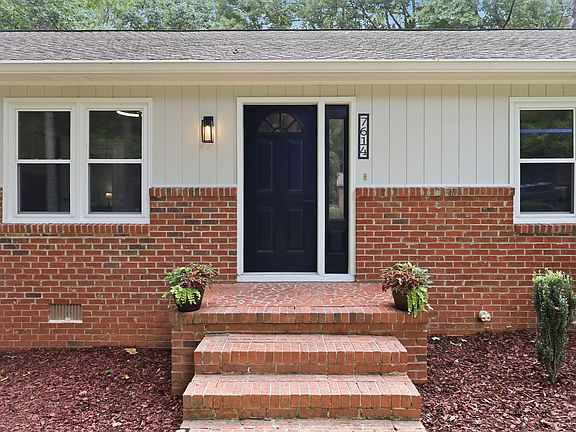 5th image of 7614 S Fawnbrook Dr