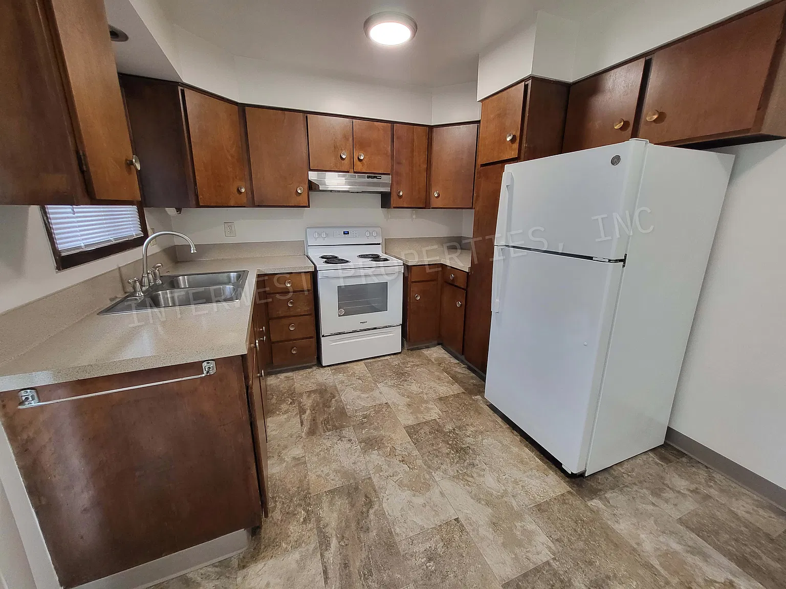 2 bed, 800 sqft, $1,595 — Photo 2