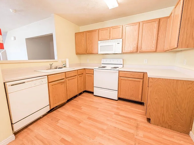 2037 N 2125 W — Photo 12
