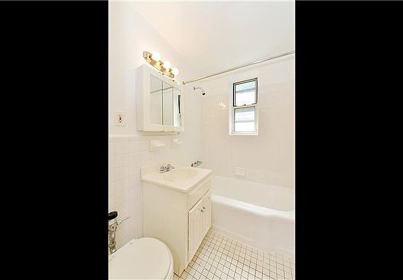 5th image of 6545 Yellowstone Blvd APT 1C