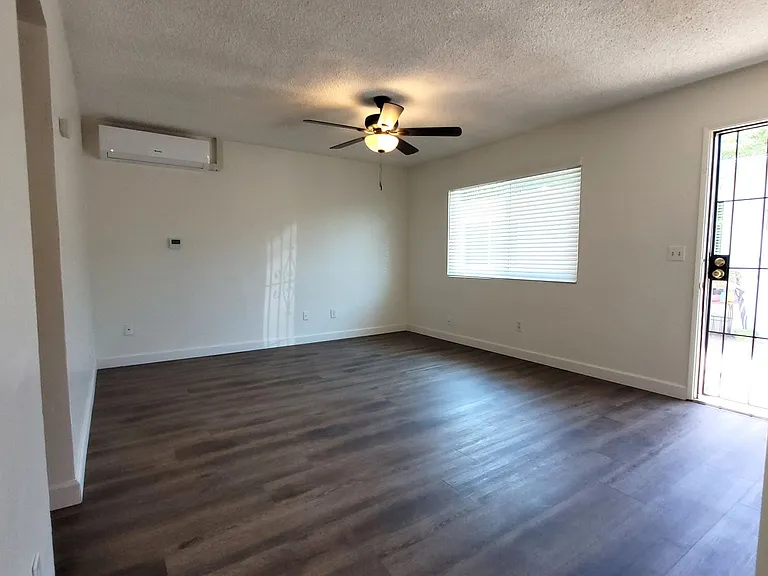 1249 Lyons Ln — Photo 12