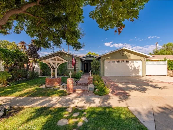 2049 Lupin St, Simi Valley, CA 93065