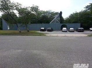 1631 Montauk Hwy, Bellport, NY 11713