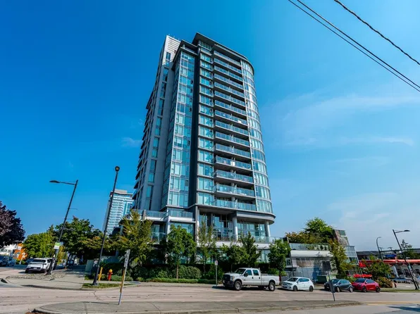 958 Ridgeway Ave #1606, Coquitlam, BC V3K 0C5