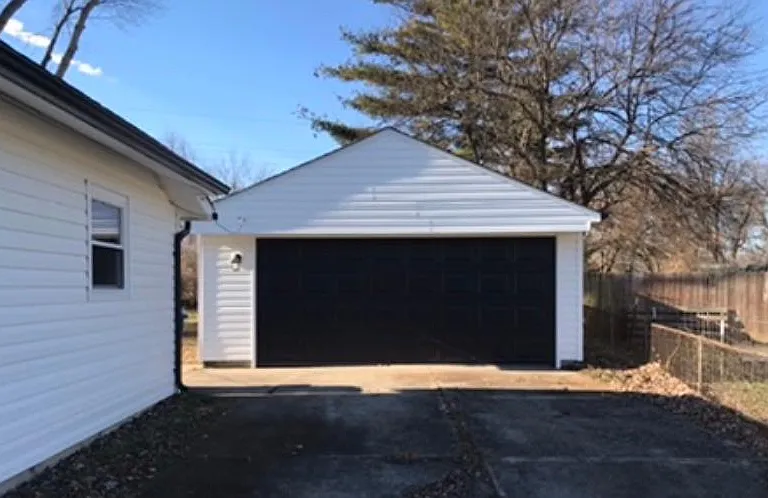 1201 Reedsdale Rd — Photo 2
