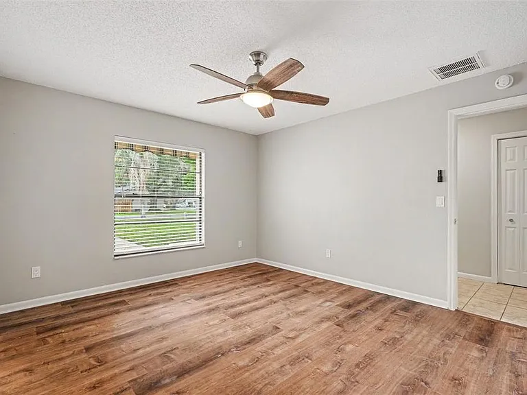 17703 Cranbrook Dr — Photo 14