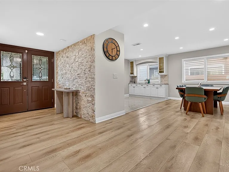 16751 Londelius St — Photo 8