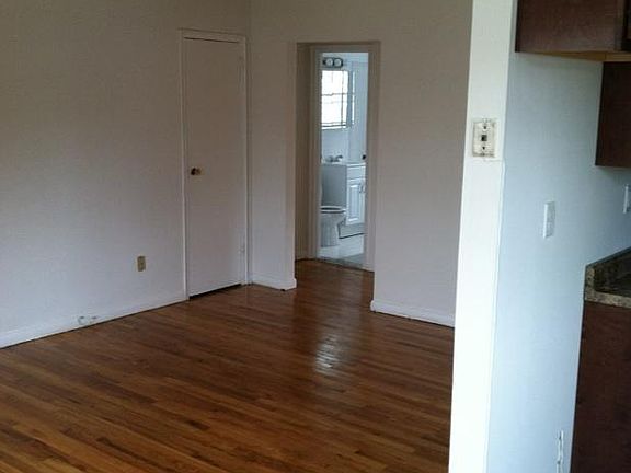 3rd image of 130 Bloomfield Ave #5A