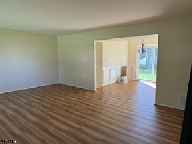 4 bed, 2.0 bath, $3,700 — Photo 4