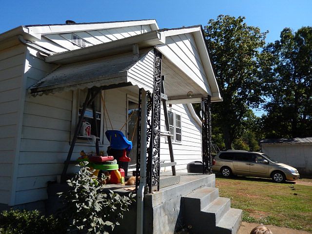 2nd image of 10328 Virginia Ave