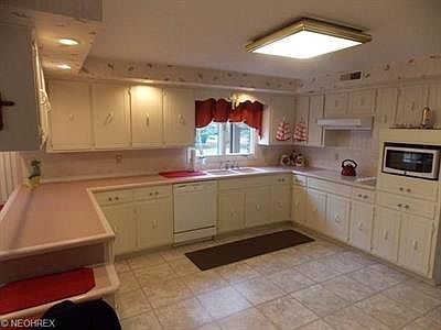 3rd image of 5000 Glenoak St NE