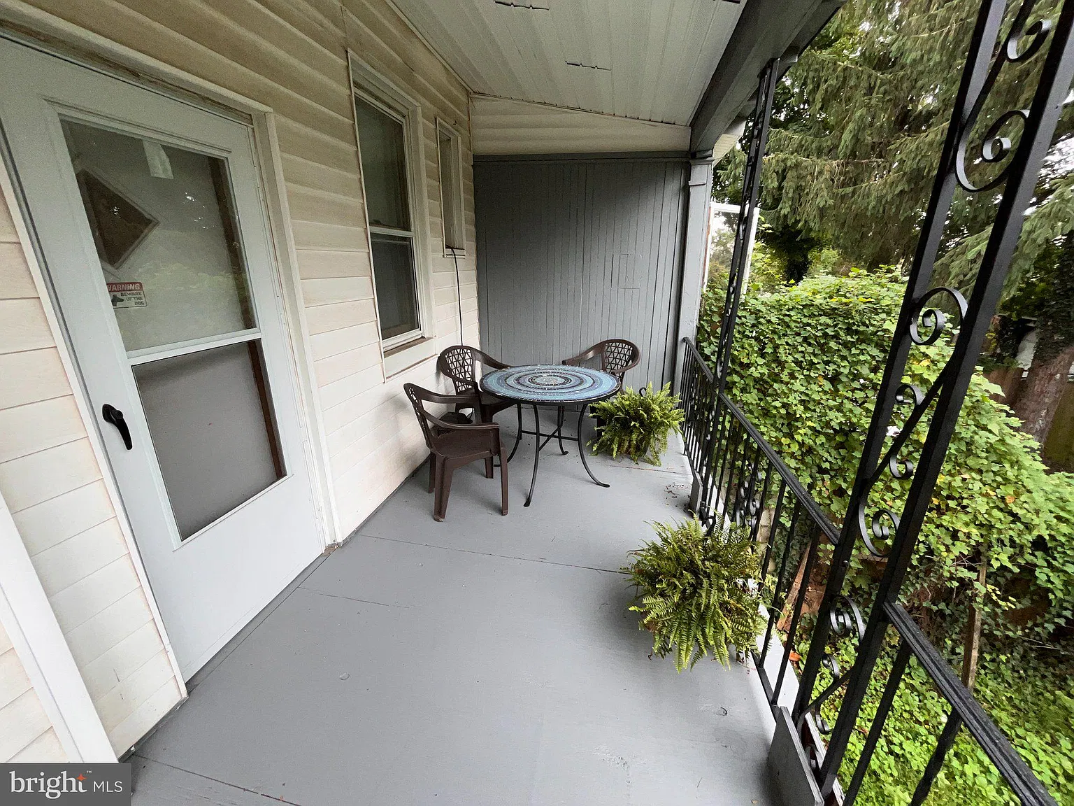 4 bed, 1.0 bath, 1970 sqft, $2,850 — Photo 3