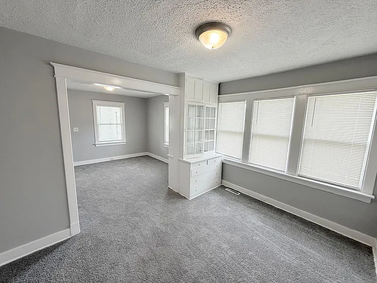 1317 N Spring St — Photo 4