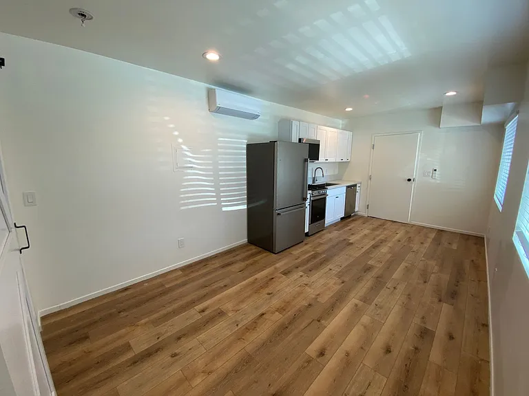 1418 Bath St #H — Photo 4