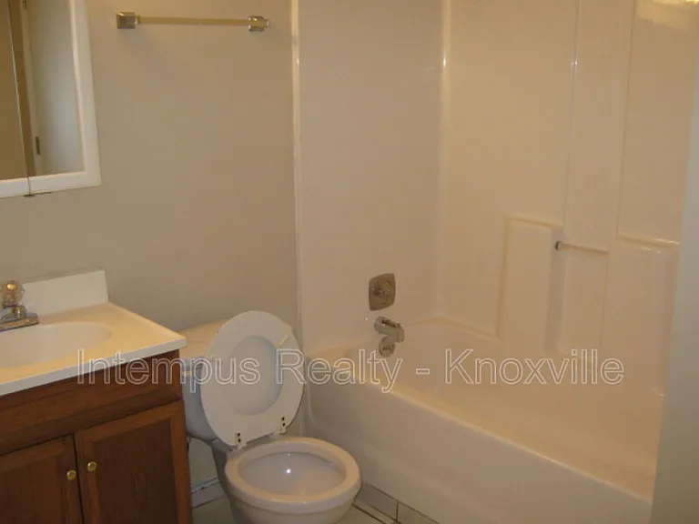 5611 Lon Roberts Dr #5 — Photo 7