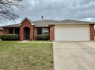 628 Partridge Dr, Saginaw, TX 76131
