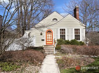 841 Saint Johns Ave, Highland Park, IL