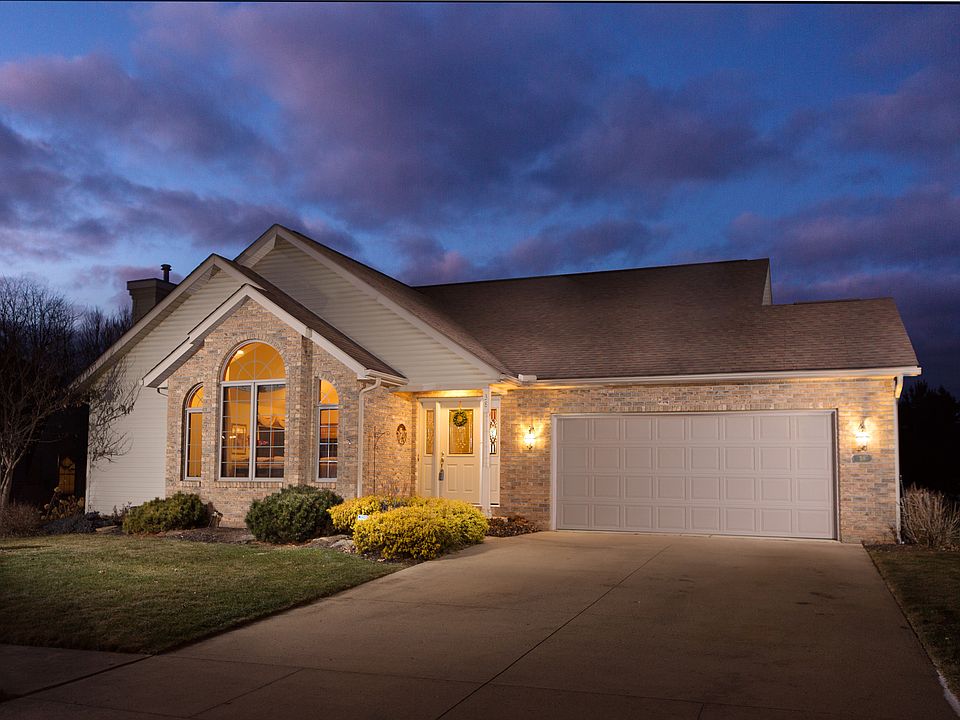 1st image of 38 Woodlake Trl