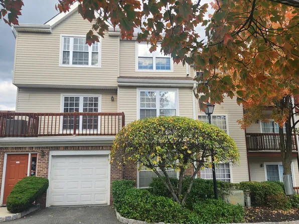 221 Village Circle Drive image 2 of 17