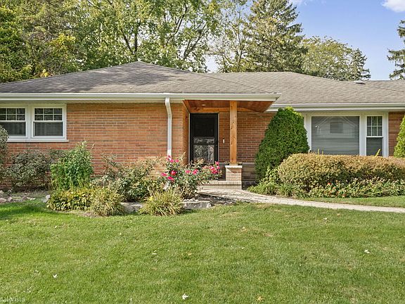 3rd image of 12122 S 70th Ct