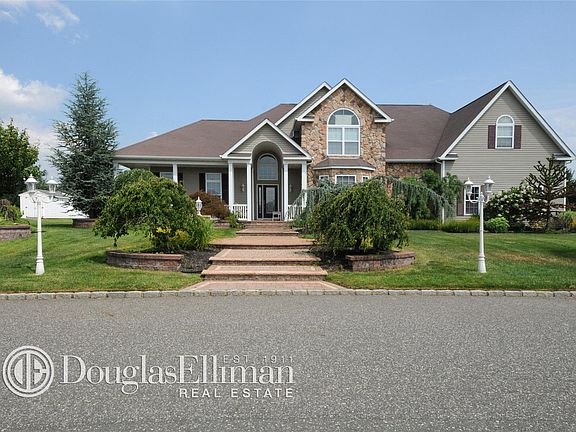 2nd image of 42 Sherwood Dr