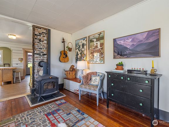 5th image of 311 W Nevada Avenue