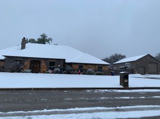 1620 Hillcrest Dr, Graham, TX 76450