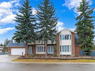 186 Willow Way NW, Edmonton, AB T5T 1C8