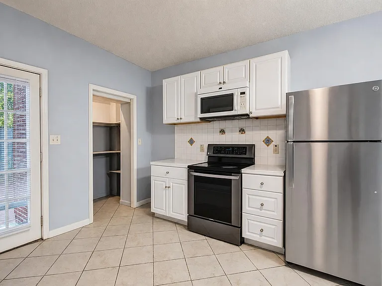 2107 Long Shadow Ln — Photo 12