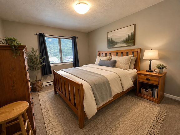 5th image of 4039 Mitchell Way