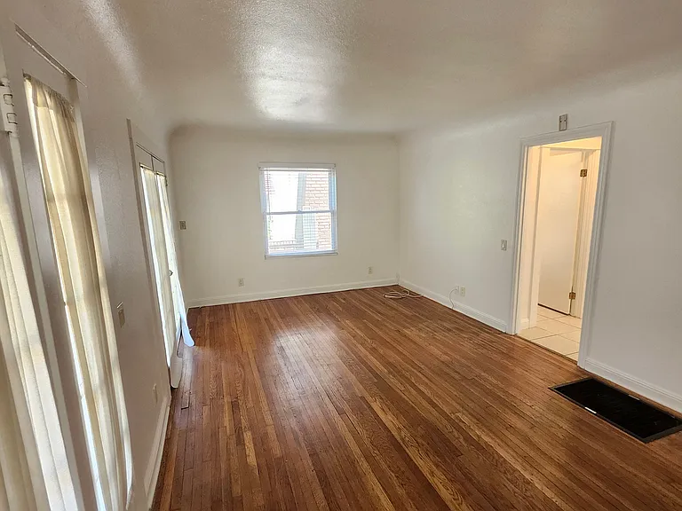 404 Plaza Serena — Photo 7