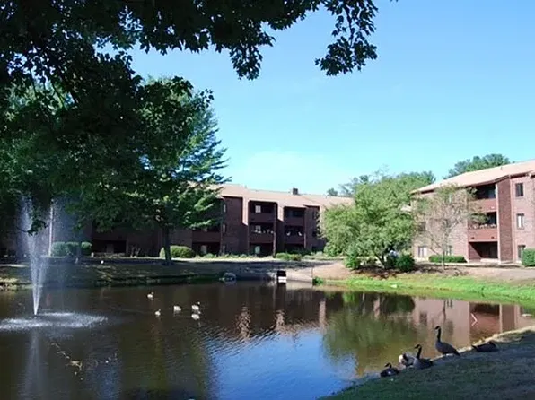 15 Davis Rd APT B14, Acton, MA 01720