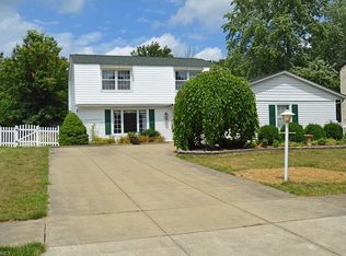26430 Kingswood Dr, Olmsted Township, OH