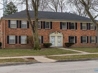 3300 Yorktown Dr, Oregon, OH 43616