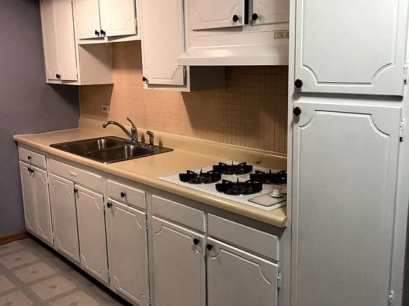 5th image of 758 Dempster St APT D205
