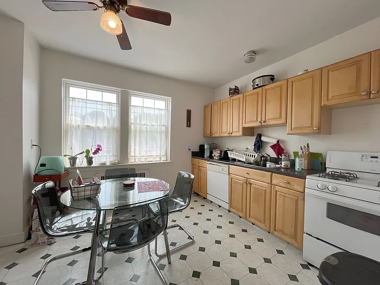 20 Fairbanks St #8F — Photo 12