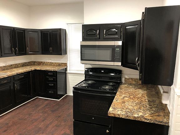 Kitchen - view 2