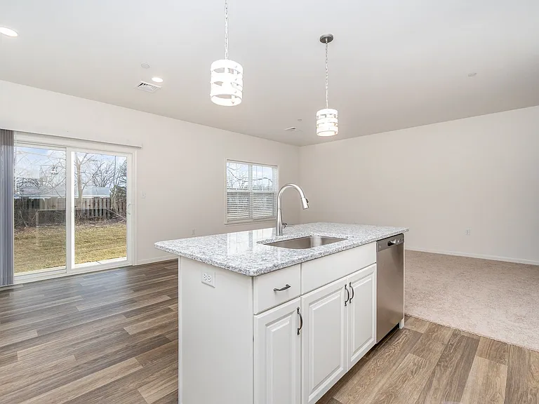 7869 Oak Brook Dr — Photo 11