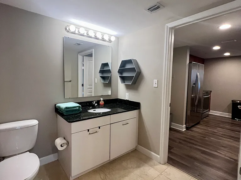 300 S Duval St #611 — Photo 16